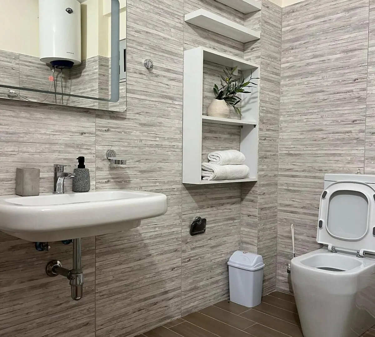 Ervin Second Apartment Vlorë 0*,  Αλβανία
