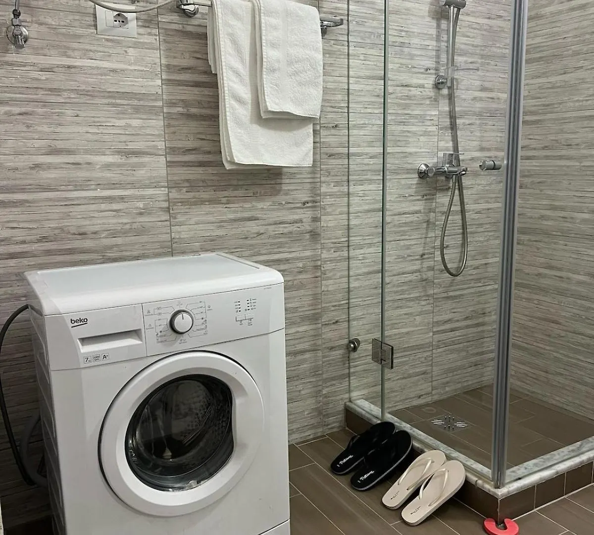 Ervin Second Apartment Wlora