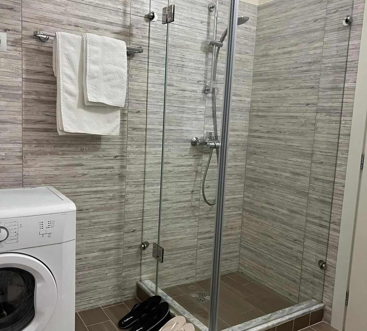 Ervin Second Apartment Wlora Albania