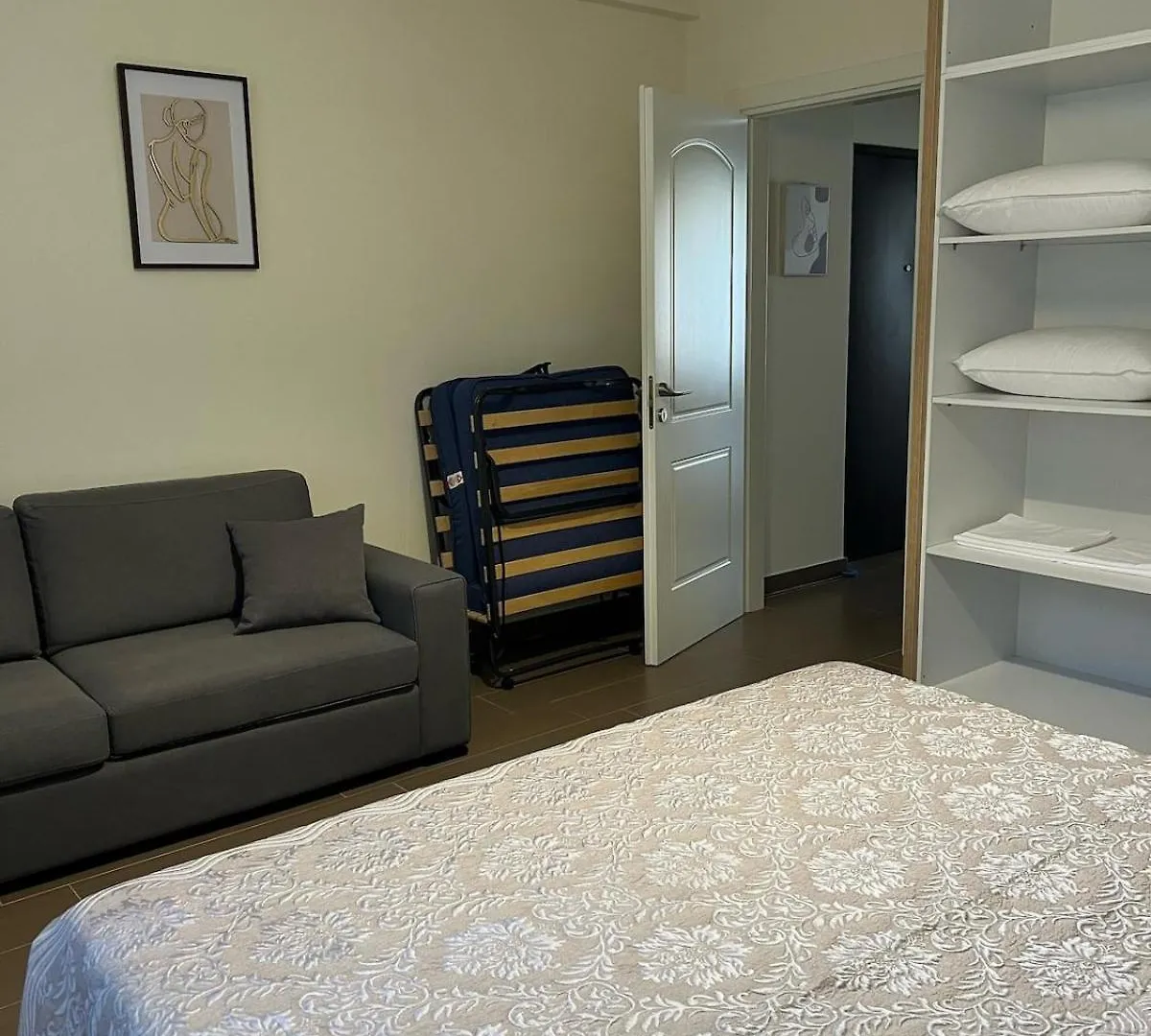 Ervin Second Apartment Wlora