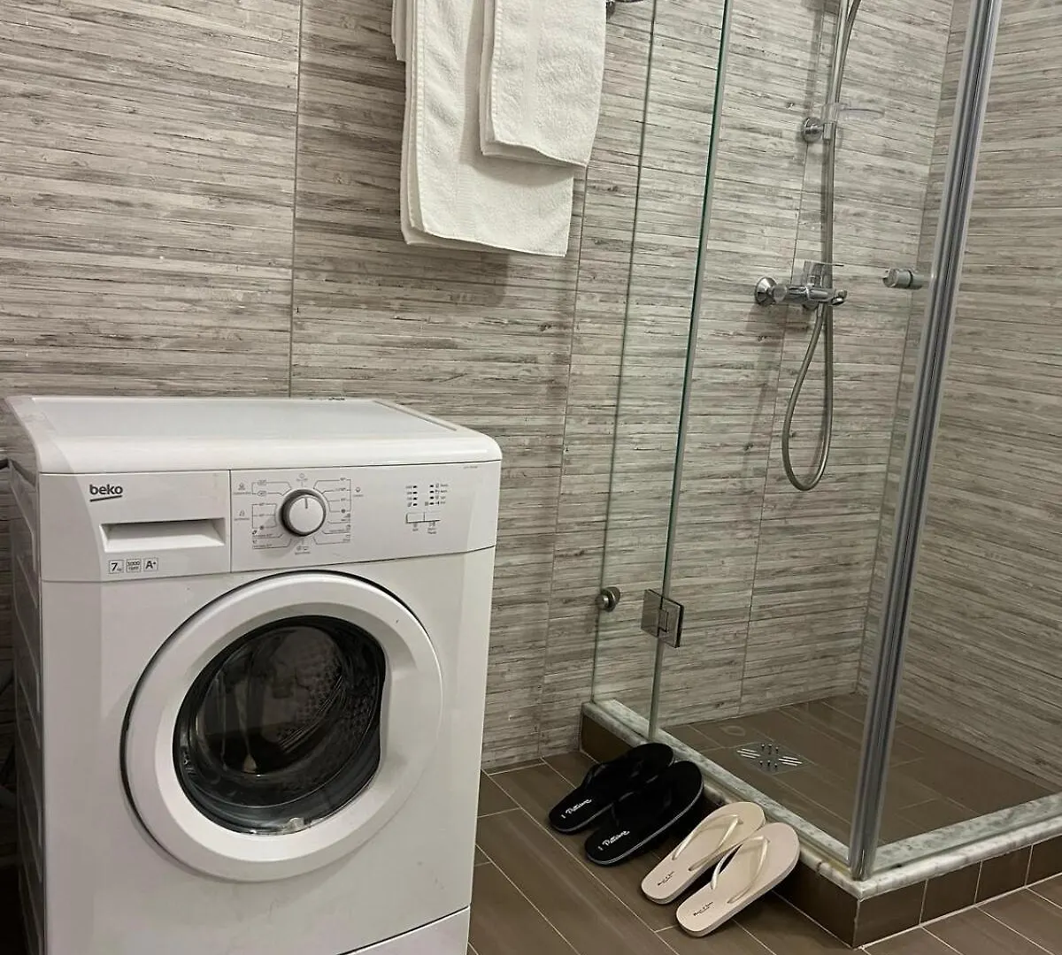 Ervin Second Apartment Wlora
